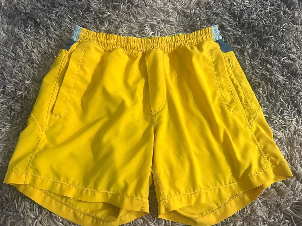 Birddogs Mens Large Shorts Yellow Marlon Randos Polyester Stretch Lined EUC